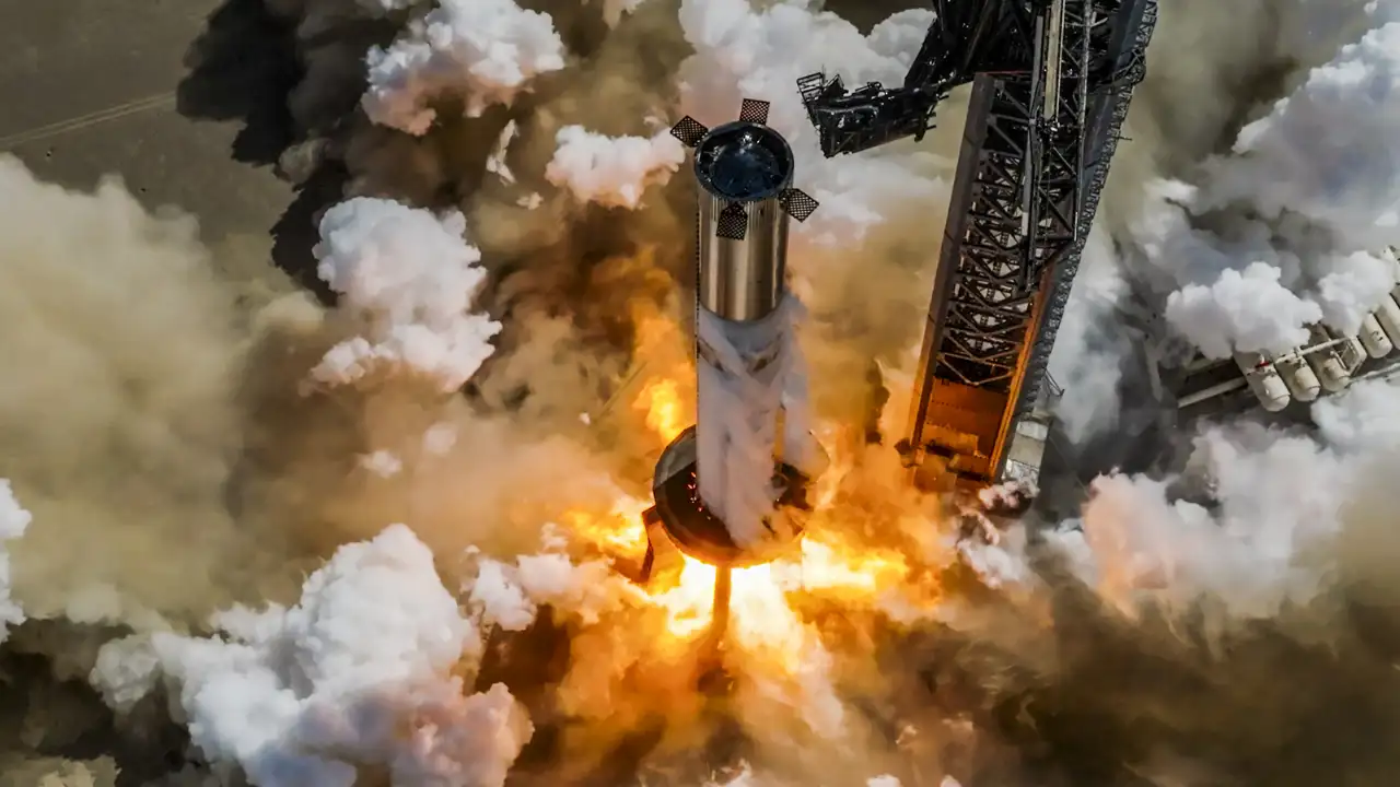 Why Has SpaceX Shifted Priority to Moon Ahead of Mars And What Are the Strategic Implications?